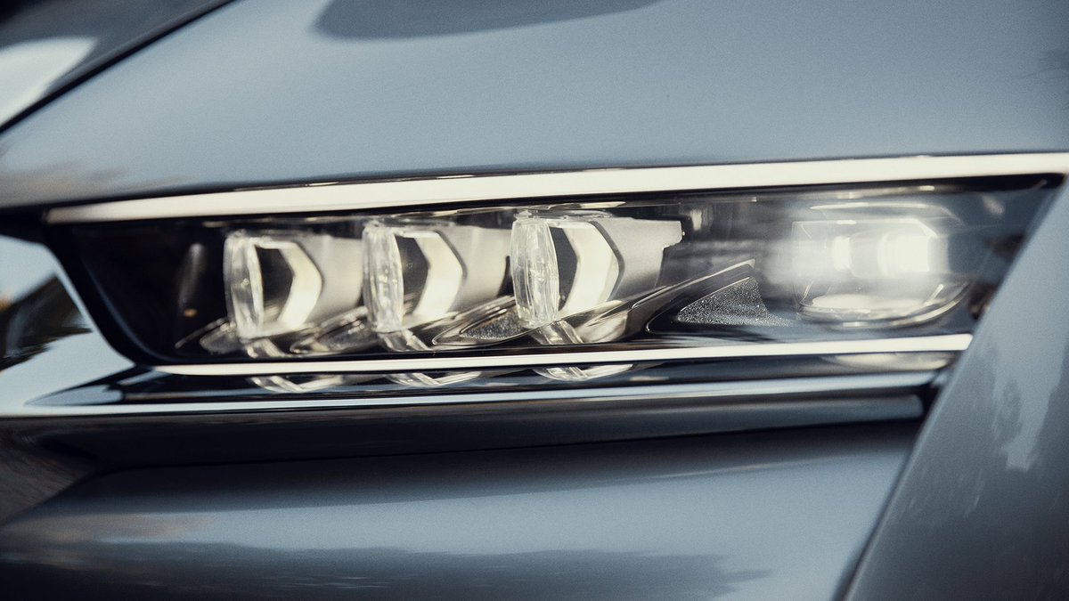ds_automobiles's tweet photo. Between real and divine, DS DIVINE makes avant-garde sublime for a Haute Couture design.
Come aboard the refined cocoon of DS DIVINE.

#DSautomobiles #DSDIVINE https://t.co/ApnvKuz2jE