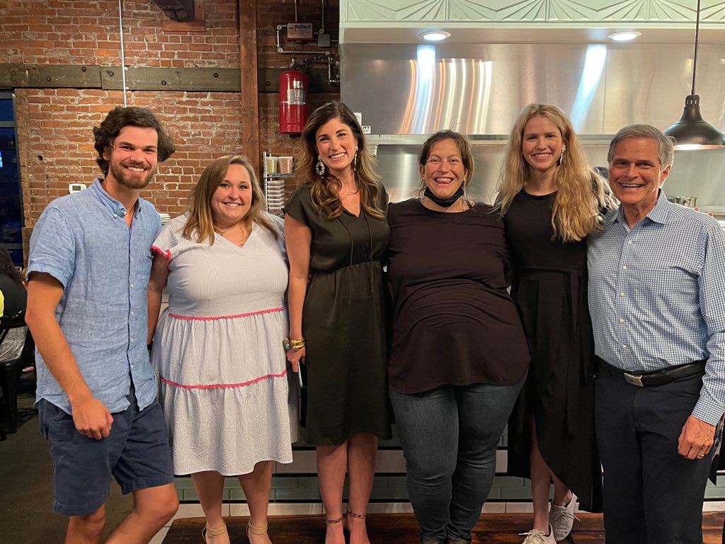 Babbage_Co's tweet photo. Our team enjoyed the most delicious dinner at @BravoTopChef stand out @chefsarabradley’s Freight House. A must stop in Paducah!
Thanks for the great eats & hospitality. @PaducahChamber @PaducahCVB #localgrowshere https://t.co/8OMVWjWAkE
