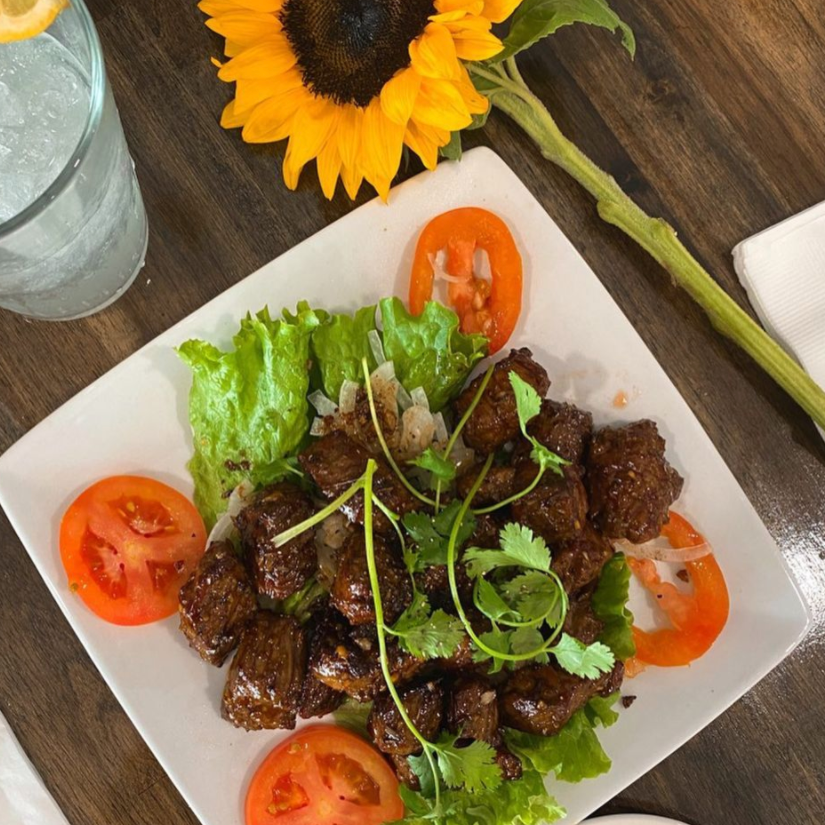 austinwebseo's tweet image. Happy Friday Austinites! Discover Austin's brand new Vietnamese restaurant: Sunflower Restaurant! 
Grab your friends for a bite and make it an outing for this weekend😎

#ATXFoodie #ATXFood #WeekendinAustin #VietnameseFood

🔗: sunflowerrestaurants.com/menu
 📷: @sunflowerrestaurant_