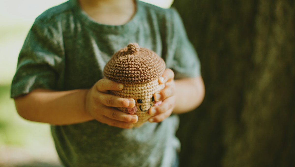 Kahiniwalla's tweet photo. We are going nuts over the new Pebble Friendly Acorn Rattle! Get yours before the squirrels take them all! https://t.co/vXJpkoqGQa #autumn #ethicallymade #fairtrade #ethicalbaby #letthembelittle #treasuringlittlememories #shopsmall #modernbaby #babymusthaves #momlife #handmade https://t.co/3t0tE1PR7q