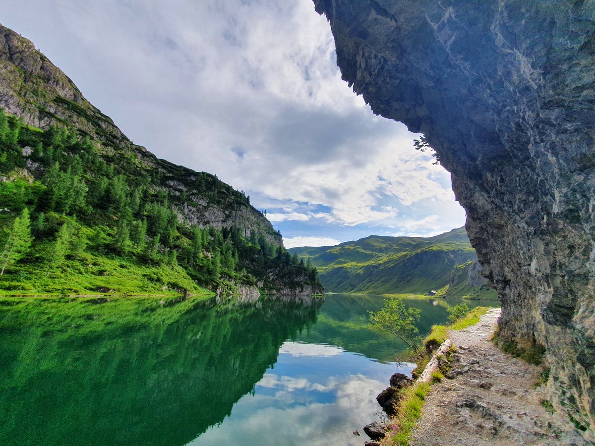This world is precious and we should protect it! 🏞️🌿 #vacation #austria #mountainlake #hiking #scientist #whitebiotechnology