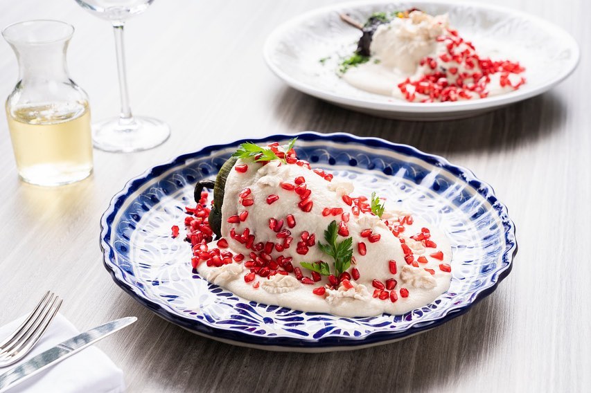 Esta temporada, he probado los #chilesennogada de <a href="/nicosmexico/">Restaurante Nicos</a>, de <a href="/angelopolitano_/">Angelopolitano</a>, de Comedor Jacinta y los de <a href="/tajinrestaurant/">El Tajin Restaurante</a>. ¡Me encantaron!