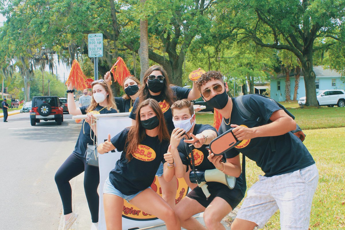 FlaglerCollege's tweet photo. What does #FlaglerFriday mean to you? Every Friday, we wear our Flagler gear on campus to celebrate our campus. Show us your pride by wearing yours too! And if you're in need of some new swag, Flagler's Legacy has your back 😉

https://t.co/zklIAoIiyj https://t.co/e0IufqtYHE