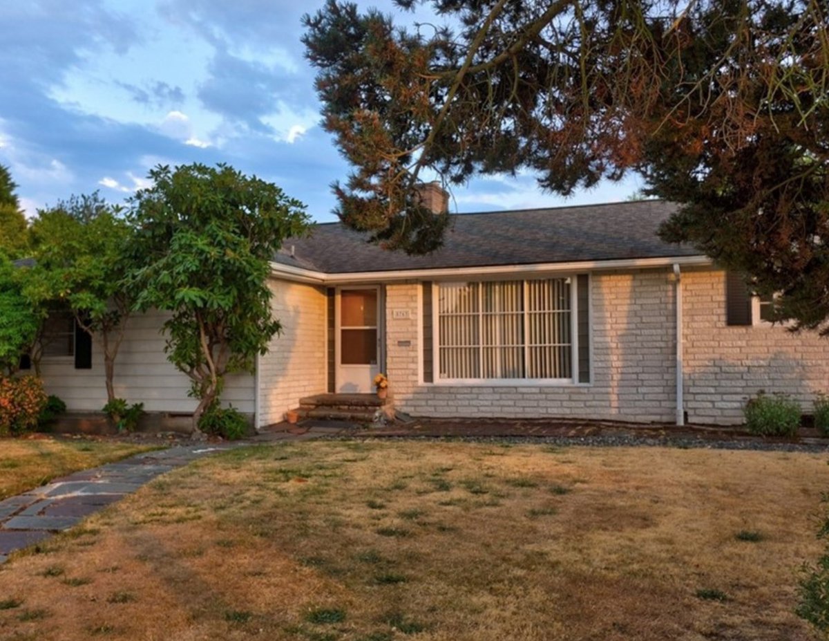JLS_Seattle_NE's tweet photo. New listing!
5763 NE 56th St | Seattle
3 Beds | 2.75 Baths | 3590 SqFt | 15,924 SqFt Lot
3-D virtual tour & more https://t.co/KcD61jBX7G
Represented by broker Jim Thomson 206-604-2928
#johnlscottrealestate #seattle #seattlerealestate #sandpoint #uw #viewridge #lakewashington https://t.co/6ftDHr0t0c