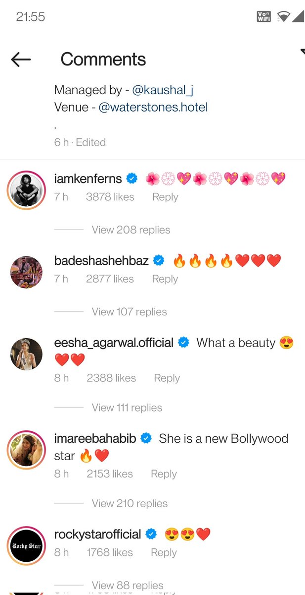 #AreebaHabib is so sweet🥺❤️
The way she always showers her love on @ishehnaaz_gill 😍
Yes yes #ShehnaazGill is the new rising star💫💫💫
SENSATIONAL SHEHNAAZ GILL