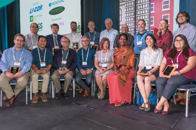 Nominate someone to be an ESA Fellow or Early Career Fellow by October 21 at 5:00 PM EST through the online awards submission site! esa.org/about/awards/