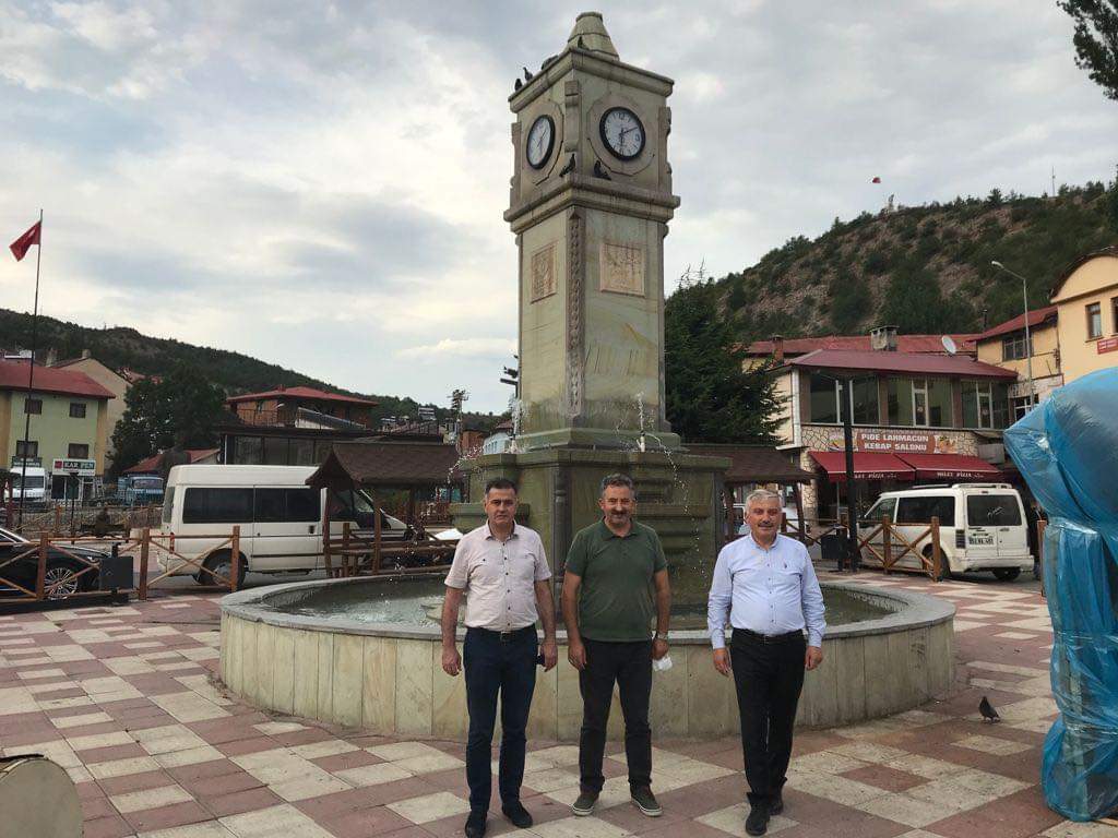Ordu Büyükşehir Belediyesi Park ve Yeşil Alanlar Daire Başkanımız İzzet Gündoğar ve UKM Daire başkanımızla birlikte peyzaj  çalışması yapılan  alanlarımızı gezdik.

#DahaGüzelMesudiyeİçinÇalışıyoruz