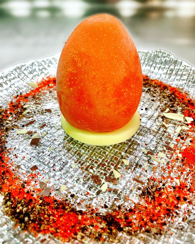 VoladorPa's tweet photo. L’ou #dalinià de 3 #xocolates, by Med, el nostre mestre #pastisser. Unes #postres autèntic #foodporn elegant i delicat. La perdició dels amants de la xocolata. #pavolador #restaurant #figueres #vilatenim #costabrava #restaurantsambencant #gourmets https://t.co/aabyOhjuvT