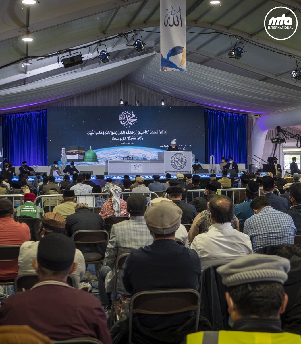 JalsaConnect's tweet photo. If you missed the start of the inaugural address of #JalsaUK delivered by His Holiness (aba), then use our playback options on the #MTAi App or via https://t.co/Gmdy4gonAP 
#JalsaConnect https://t.co/wMxP6t6t9b
