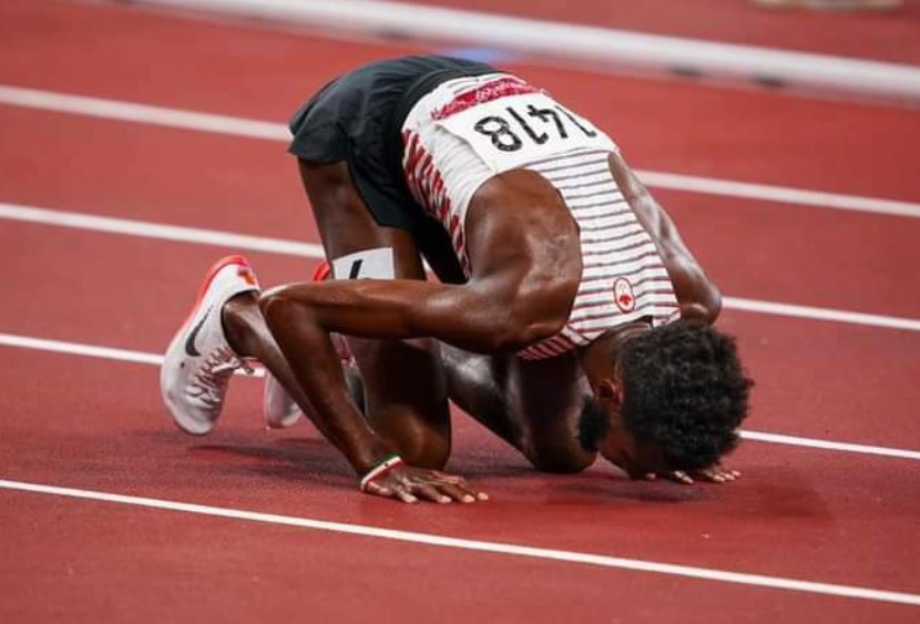 Fowsio_Ibrahim's tweet photo. #Congraturation to #somalilander @Moh_Speed
Coming 2nd in the 5000m final in the #Tokyo2021 Olympic Games.
Despite representing #Canada he is A proud Somalilander wearing a painted a bracelet of the #Somaliland flag in his hand.
💚🤍❤️
#Tokyo2020 https://t.co/bLHskquBUW