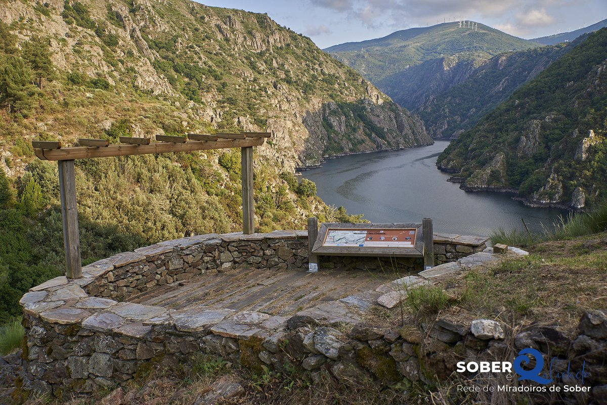 ConcellodeSober's tweet photo. Situado no embarcadoiro dos Chancís, desde este miradoiro obsérvase parte do Canón do
Sil cara o leste.

💚 Sober é Qalidade. Rede de Miradoiros de Sober.

 📍 Miradoiro dos Chancís.

Fotos de Emilio Romanos. https://t.co/e4InxU6UDu