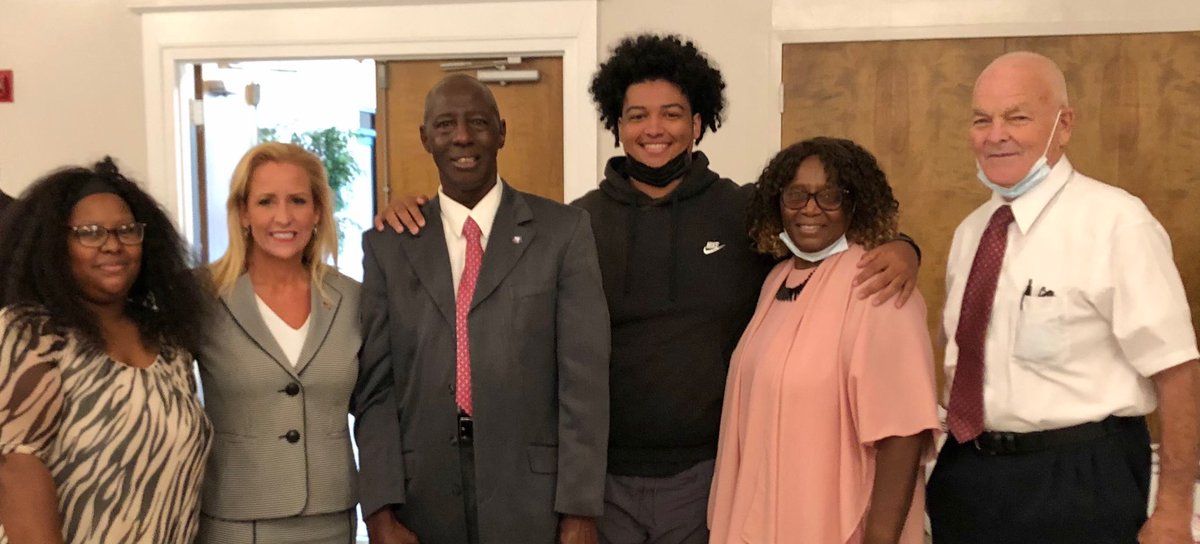 LeslieRutledge's tweet photo. It was great to be with so many Liberty loving patriots in Monroe County at their Lincoln-Veteran Day Dinner earlier this week! #MakeArkansasFirst https://t.co/GEn3e9hYus