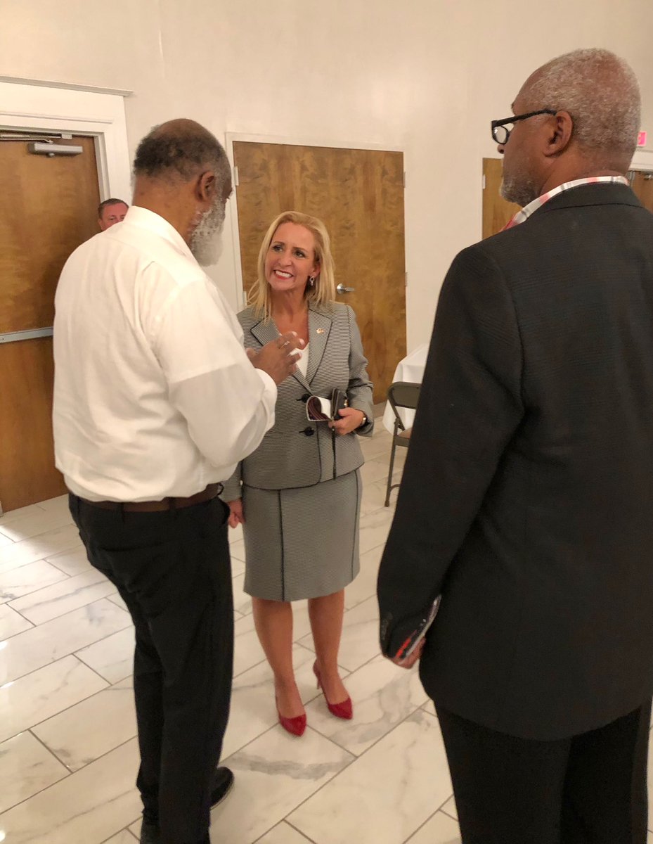 LeslieRutledge's tweet photo. It was great to be with so many Liberty loving patriots in Monroe County at their Lincoln-Veteran Day Dinner earlier this week! #MakeArkansasFirst https://t.co/GEn3e9hYus