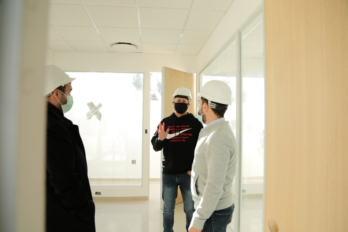 minsaurralde's tweet photo. 🏥 | Recorrí la obra del nuevo Hospital Odontológico Oftalmológico que tendremos en el @MunicipioLdeZ junto a @martinchoren_ y @EmiPiergiovanni.👷🏻‍♀️👷🏻

Me emociona ver todo lo que podemos hacer en equipo. Estamos construyendo nada menos que 3 hospitales en medio de una pandemia. 🙌🏻 https://t.co/AQhCQhoWZo