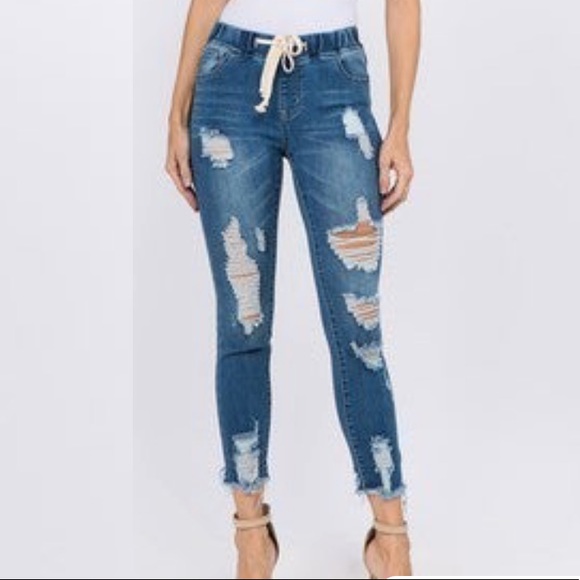 SatinNSteel's tweet photo. So good I had to share! Check out all the items I'm loving on @Poshmarkapp #poshmark #fashion #style #shopmycloset #easel #americanbazi #whitebirch: https://t.co/h62uJWrqtI https://t.co/3mMSJyJJcL