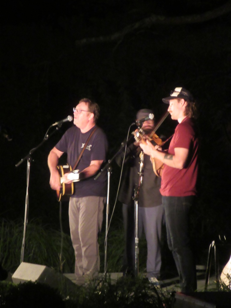 #RecentConcerts:
Tim Grimm and the Family Band in Ridgefield's Ballard Park, 8/5/2021,
the latest show in the @CHIRPCT concert series
[Second set]