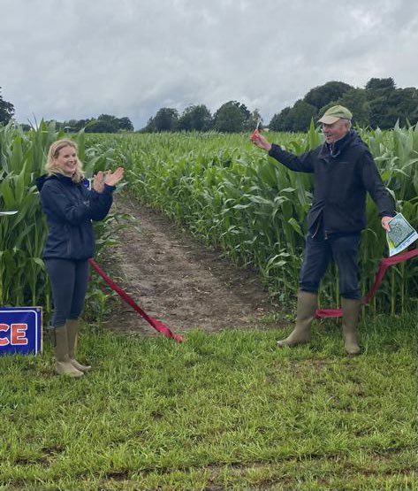 vpddindustry's tweet photo. Popping along to Maze 52 at Ednaston this weekend? Here’s our Chair @RichardFitzHerb cutting the ribbon and declaring it officially open for business today 🌽👏

📸 Pictured with Philly Goodall and @Dines4Dales 

➡️ Find out more at https://t.co/vvxlimaJ5V https://t.co/TYDfn2BVHb