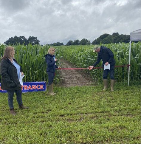 vpddindustry's tweet photo. Popping along to Maze 52 at Ednaston this weekend? Here’s our Chair @RichardFitzHerb cutting the ribbon and declaring it officially open for business today 🌽👏

📸 Pictured with Philly Goodall and @Dines4Dales 

➡️ Find out more at https://t.co/vvxlimaJ5V https://t.co/TYDfn2BVHb