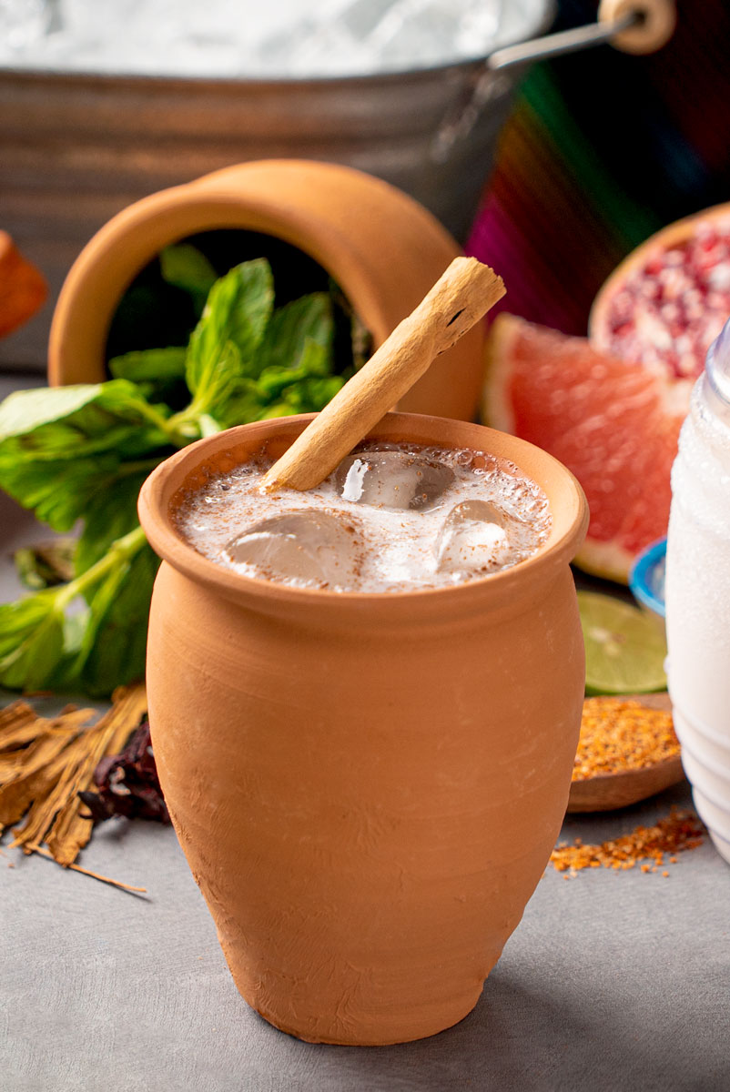 ¡Feliz #DíaInternacionaldelRon! Esta refrescante bebida tiene un toque de #ron y va mezclada con horchata, leche evaporada, crema de coco y canela. 🍍🥥
Receta 👉 bit.ly/3CkYYWK