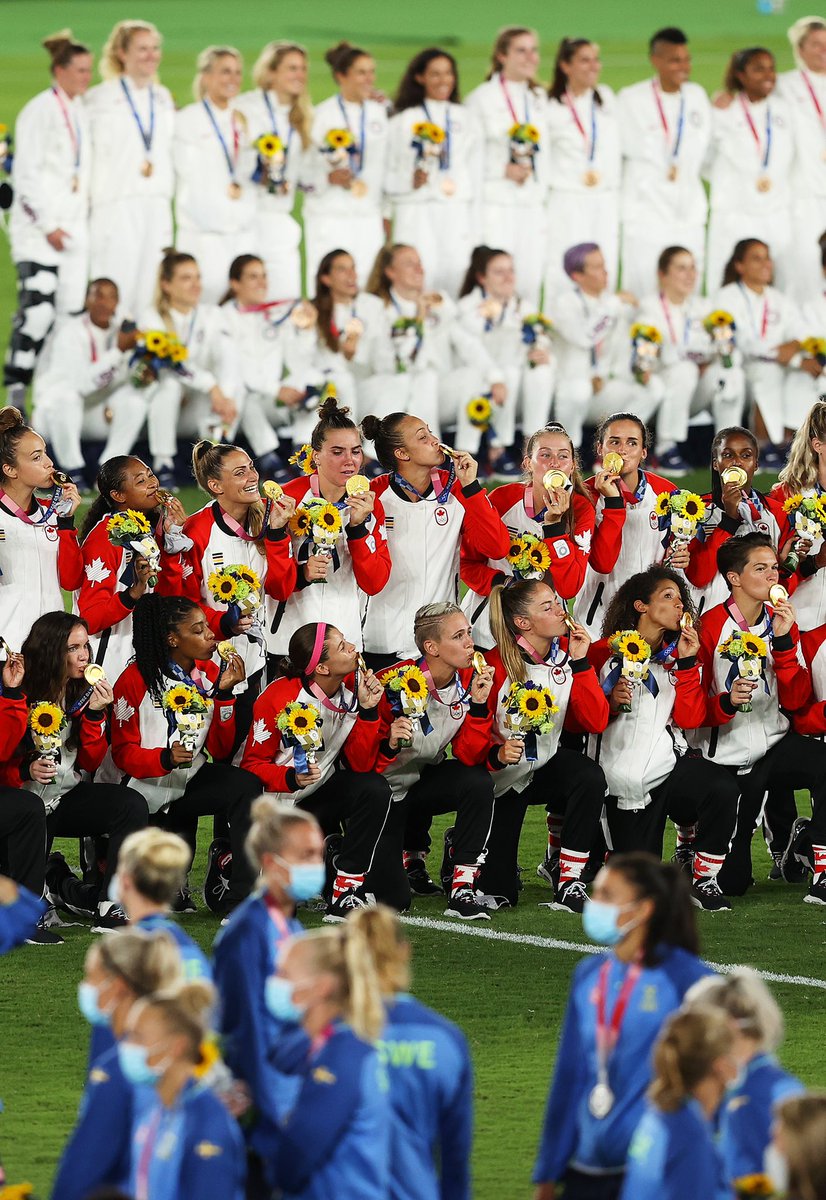 sophieschmidt13's tweet photo. OLYMPIC CHAMPIONS!!!
#Olympics #TeamCanada https://t.co/RmfcXMgMiB