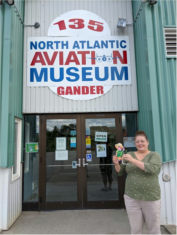 BreakwaterBooks's tweet photo. Errol and his friend Jenny outside the North Atlantic Aviation Museum in Gander, Newfoundland 🐭 @Sheilah100
#ChildrensBooks #ChapterBooks #ExploreNL #Newfoundland #Hermitage #Book #IndiePress #ReadAtlantic #Errol #AnimalStories #Mouse #Illustration #NLAuthor #NLBooks #NLReads https://t.co/pOAdriPX73