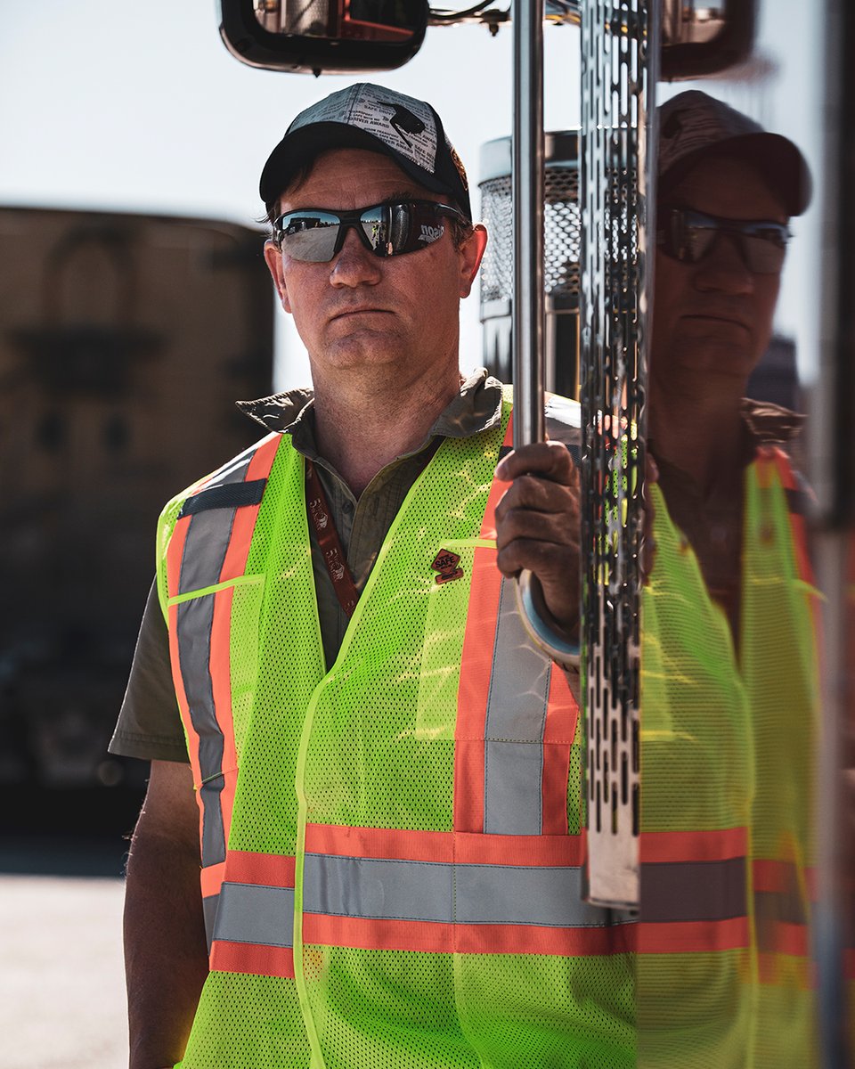 It was Bison Transport’s size, safety, consistent work, and equipment upkeep that convinced Gerhardus to join. “Everything that I read told me that it was a good place to come too. I like what I do, I like driving.” – Gerhardus
To learn more visit: hubs.la/H0T57NS0