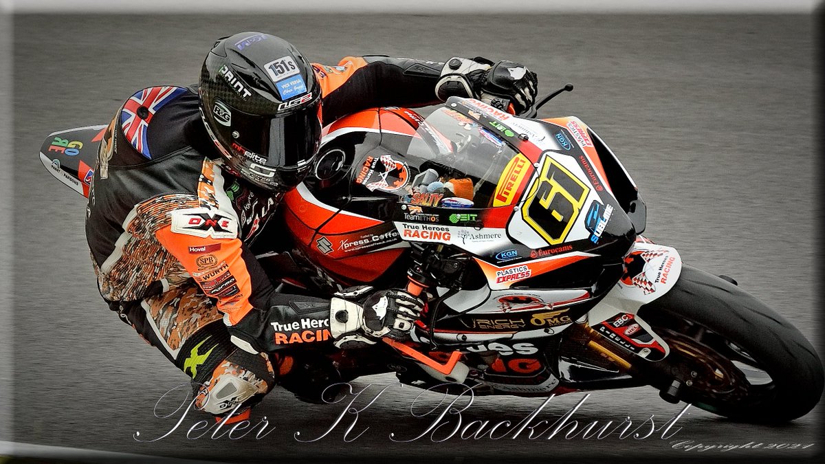 backhurst52's tweet photo. @heroesracing we have #Mikelong competing in the ducati trioptions series and #Davesellers racing in the superstock series https://t.co/efEXC7TrKp