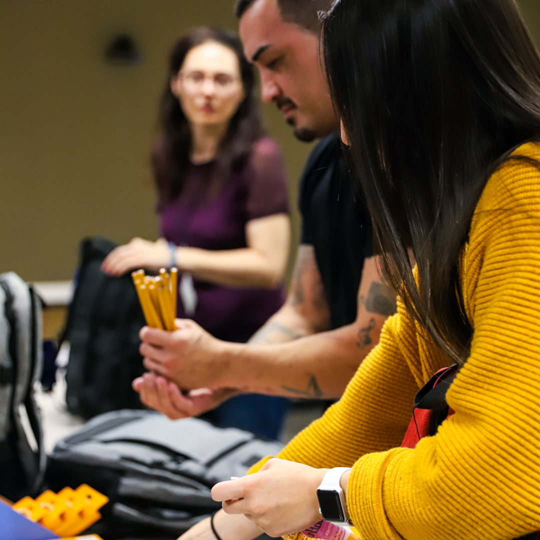 TruWestCU's tweet photo. Tuesday, we were beyond excited to drop by and deliver 75 backpacks, full of donations from our generous employees, to benefit incoming students from Kyrene de la Esperanza Elementary in Phoenix. #BacktoKyrene #GoSharks #TruWestCU https://t.co/OC8jRq3c0j