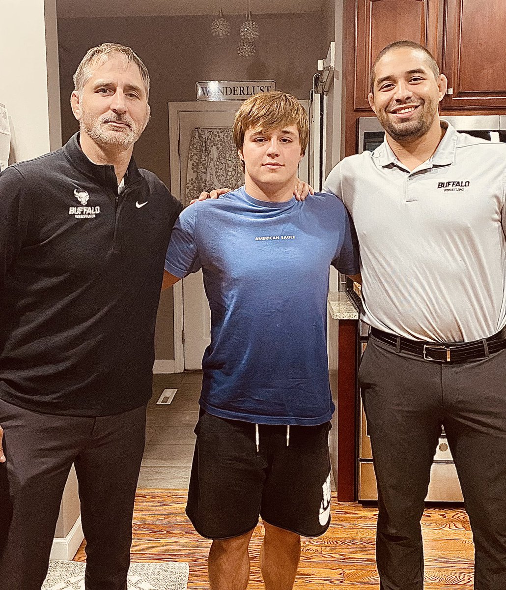 Fun recruiting home visit! Carter really liked these guys! Thanks guys -Buffalo is on his list! #futureengineer #thenextlevel 
@EvanRamos_BDE @UB_Wrestling @UBCommunity @UBAthletics @Hickorywrestli1