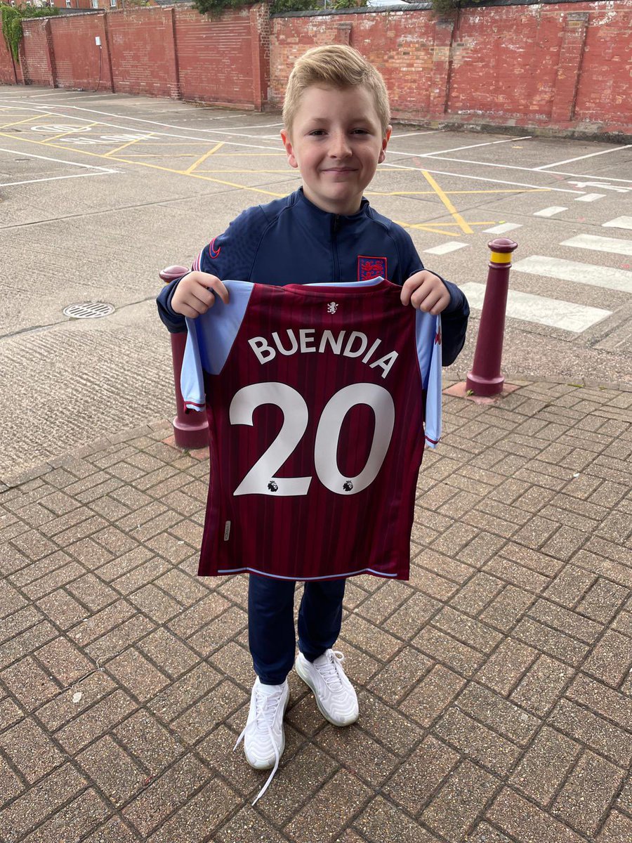 Brett_Watson01's tweet photo. @AVFCOfficial @EM10Buendia Can my son change this pls https://t.co/C3IEyMf85T