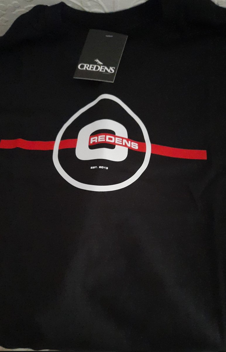Franceesc00's tweet photo. Muchas gracias a @PLGeFootBall por la camisetita que me han mandado por ser máximo acertante de la última semana y única persona en hacer la quiniela  día tras día, esta guapísima @CredensClothing 👏🏽👏🏽 https://t.co/RLj3qhojBT