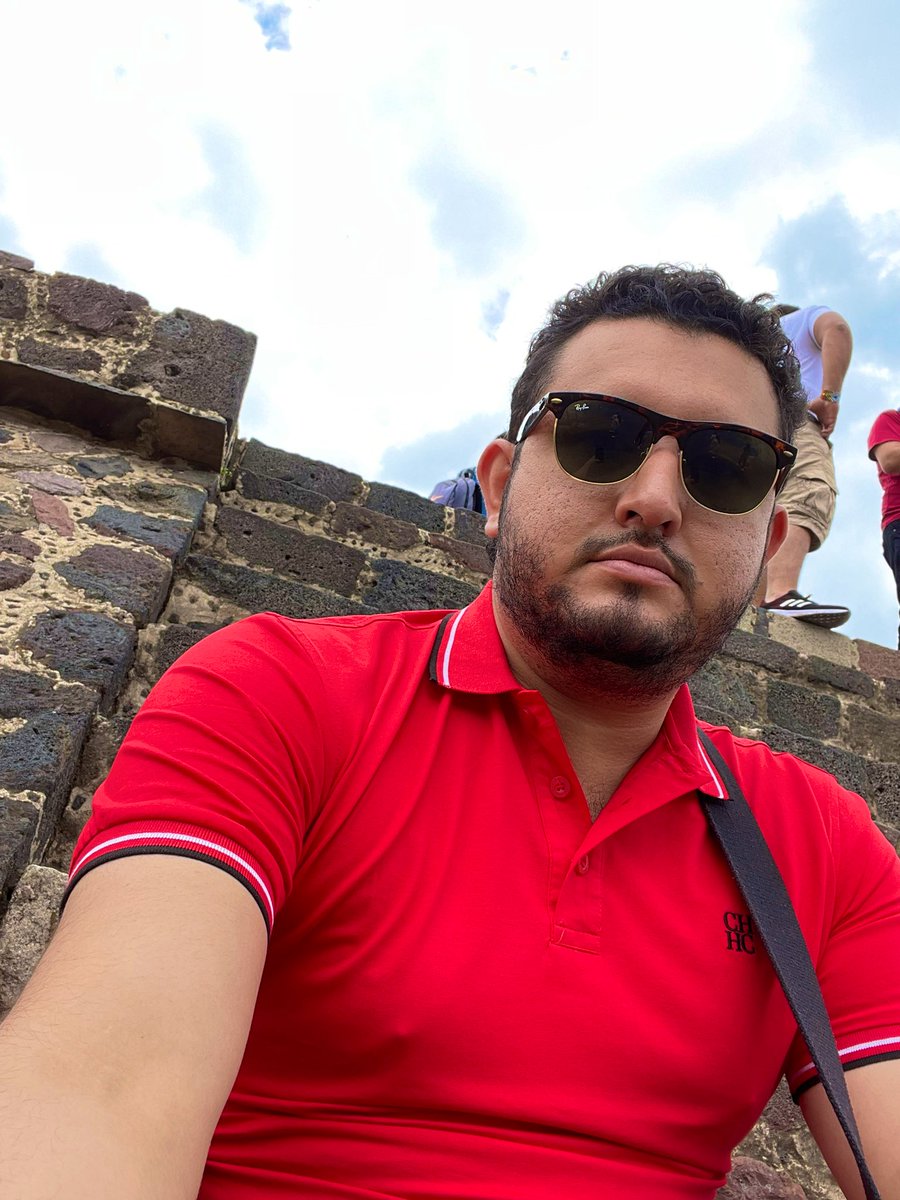 TonyCoronadoJr2's tweet photo. One more trip place I wanted to see in my lifetime that I can scratch off the list #teotihuacan #pyrimids #MexicoCity #azteca https://t.co/VMMp0R8w7N