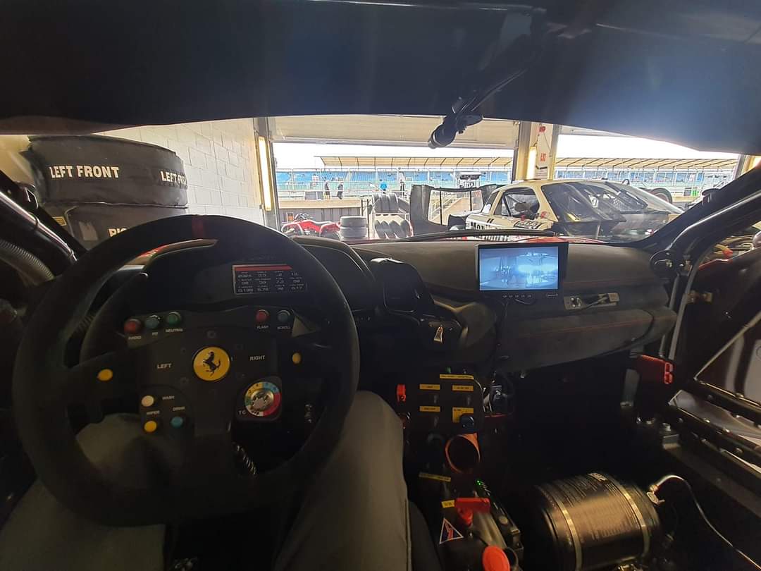 chassissetup's tweet photo. Not a bad office job...
#allsquare #chassissetup #wrapnride #motorsport #motorsportlife #racemechanic #ferrari #gt3 #racing #racecar #officejob #racesupport #tracksupport #trophyclub https://t.co/E1Tob1kxRu