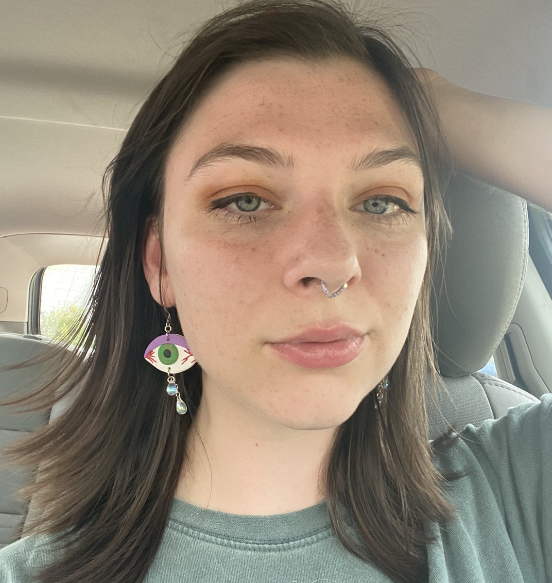 Decided I like these earrings too much to sell them 💜💜 I can make another pair tho if anyone wants 😊