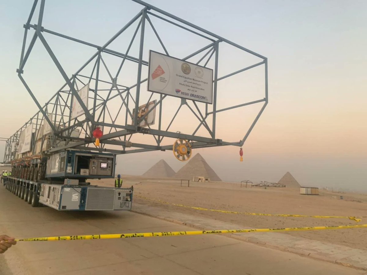 بالصور مراسم تجهيز ونقل مركب خوفو من الهرم إلي المتحف الكبير بحضور رئيس المجلس الأعلي للآثار