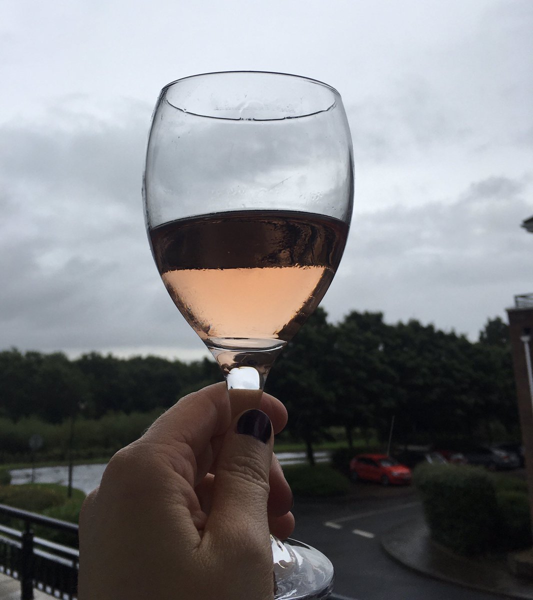 fionabkearney's tweet photo. Celebrating the end of the first week in a new role. A lot of reading to get up to speed on the role in the org & a lot of work to do #recordsmanager #infogov #recordsmanagement https://t.co/Su9tFOcEkx