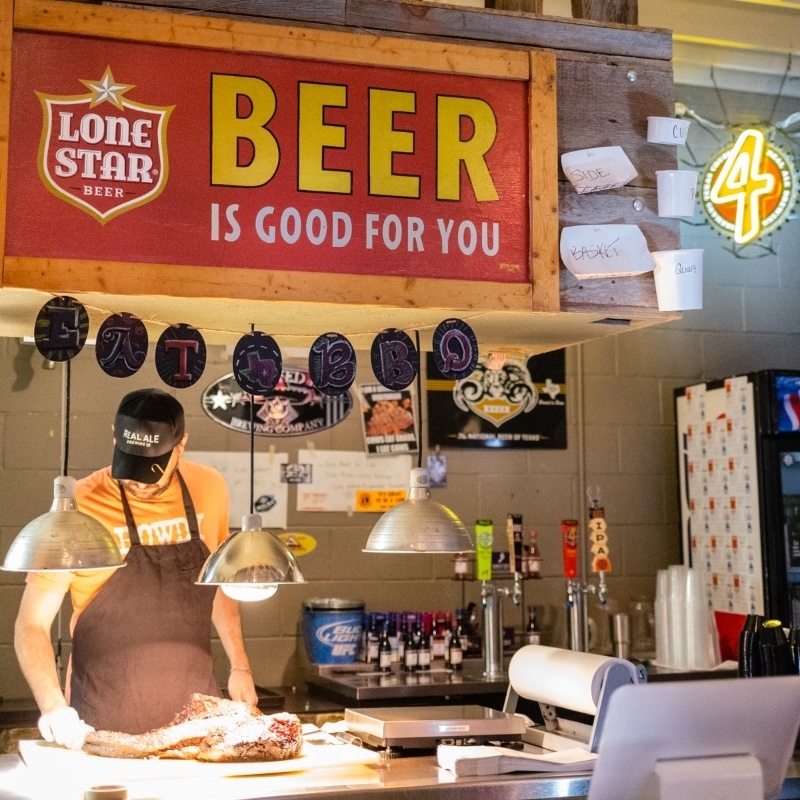 Beer + BBQ = 👌😍 Come celebrate International Beer Day with some Texas BBQ at Old 300! #ComeandEatIt