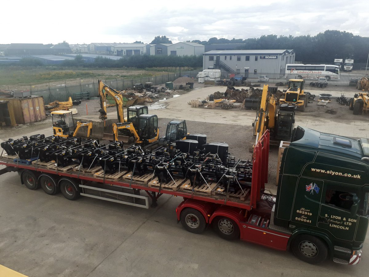 AlexAlcock5's tweet photo. Last load of the day π€― Massive thank you to S Lyon and son for helping us get 30 sets of JCB 130 / 220 Pallet Forks to a Customer for 1st thing Monday morning much appreciated Warren Lyon π
#JCB #TCHJCB #JCBFamily #CallLyons #callAlex Tel:-07768460945 https://t.co/8UVOgmmolD