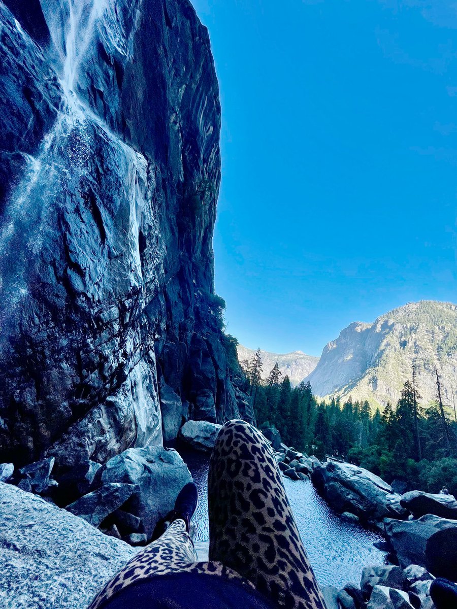JessicatChase's tweet photo. Yesterday we had a view rarely seen and often dreamt about. 🏔 ☀️ A rock chick on a rock needs to wear leopard pants! 🐆
#makingmemories #goodmorning #yosemite #yosemitenationalpark #yosemitefalls #leopardpants #rockclimbing https://t.co/9AmrGOsxl3