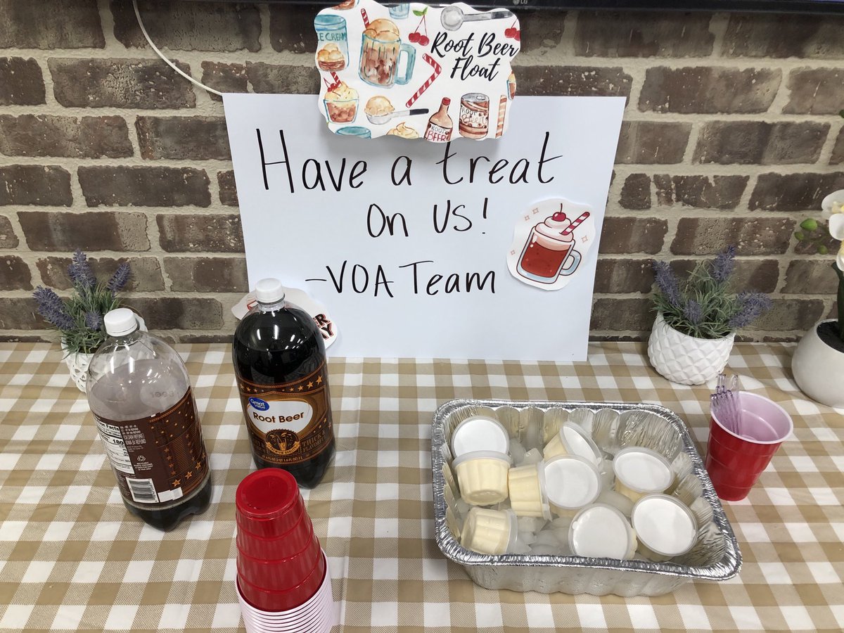 Root beer float day!!! ⁦<a href="/Pitmastery/">Brent Jahnke</a>⁩ ⁦<a href="/cj73fe/">Clarissa Ferrales</a>⁩ ⁦<a href="/asando54/">Abel Sandoval</a>⁩ ⁦@carlostovar4115⁩ ⁦<a href="/keren_gorg/">Keren Gorglione</a>⁩
