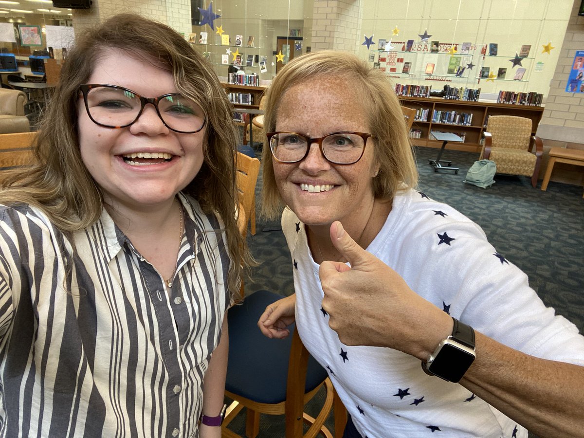 dmbeecher's tweet image. It was fun to see our @DchSchoice 9th grade S in Ms. Gibson’s class explore their #SchoolLibrary today! Crocheting, solitaire, yearbooks, reading…they were having a great time! #NoInternetNoProblem #DecaturProud #LibraryLife