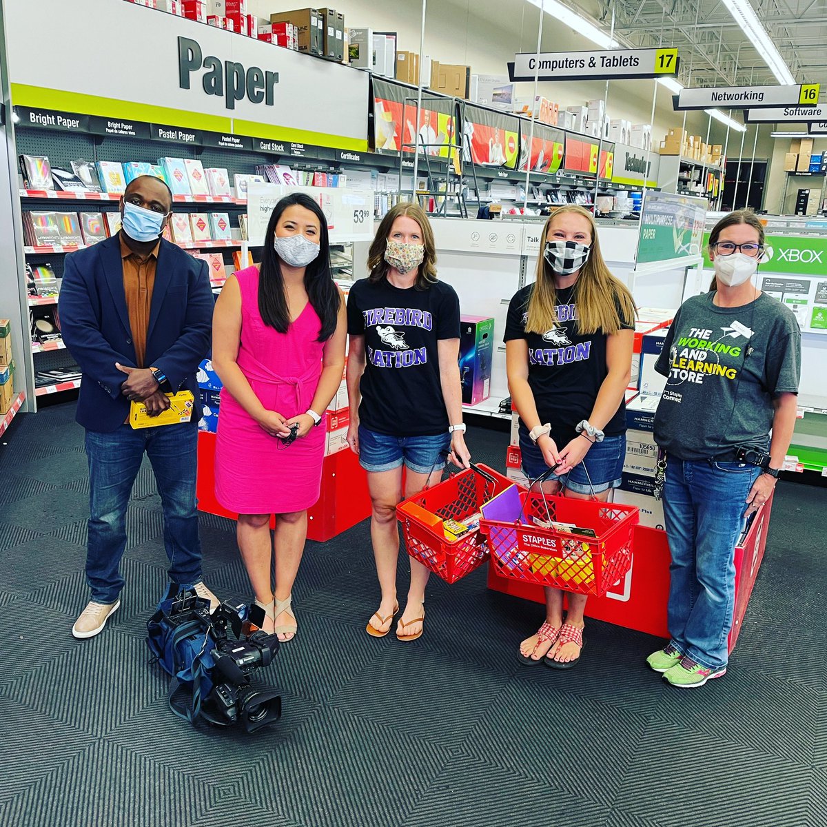 KelliHarvs's tweet photo. Thanks to Staples and the Reynoldsburg community for their generous school supply donation! @FR_Firebirds @FR_Firebirds @nbc4i #BacktoSchool2021 #REYNproud https://t.co/Rb2os81KWF