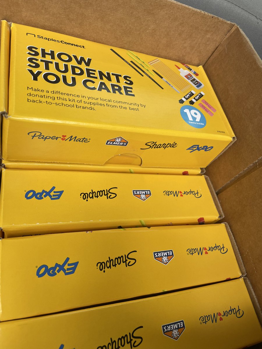 Thanks to Staples and the Reynoldsburg community for their generous school supply donation! <a href="/FR_Firebirds/">French Run</a> <a href="/FR_Firebirds/">French Run</a> <a href="/nbc4i/">NBC4 Columbus</a> #BacktoSchool2021 #REYNproud