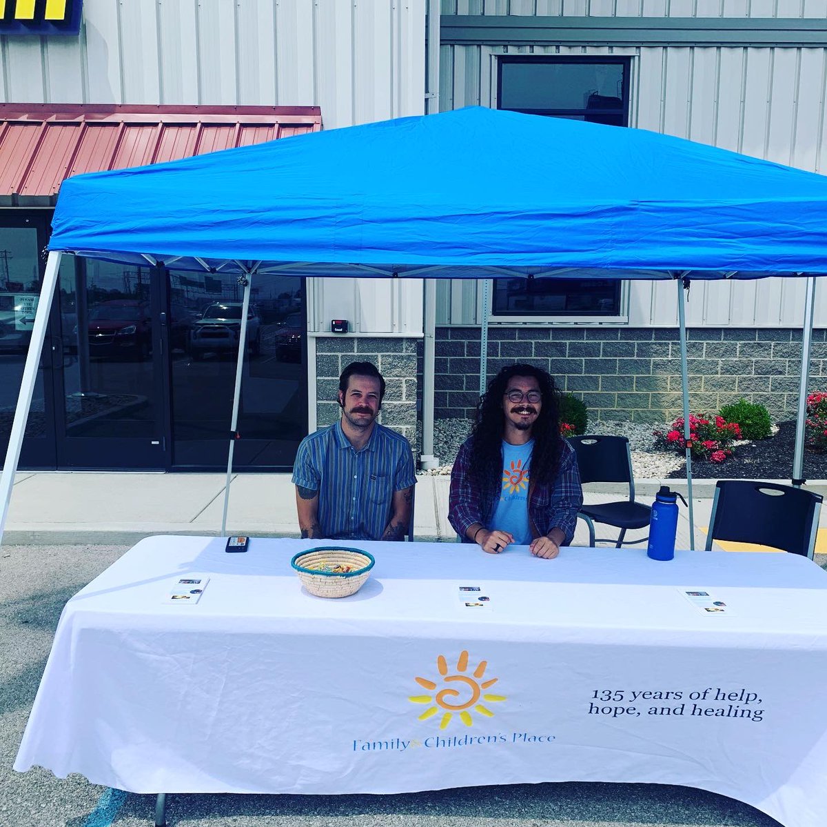 CentralLouisvi2's tweet photo. We are here at 2200 Addmore Ln. Clarksville, IN 47129 collecting supplies for our School Based Services until 5pm! Come support if you can! https://t.co/eks0wYKUoQ
