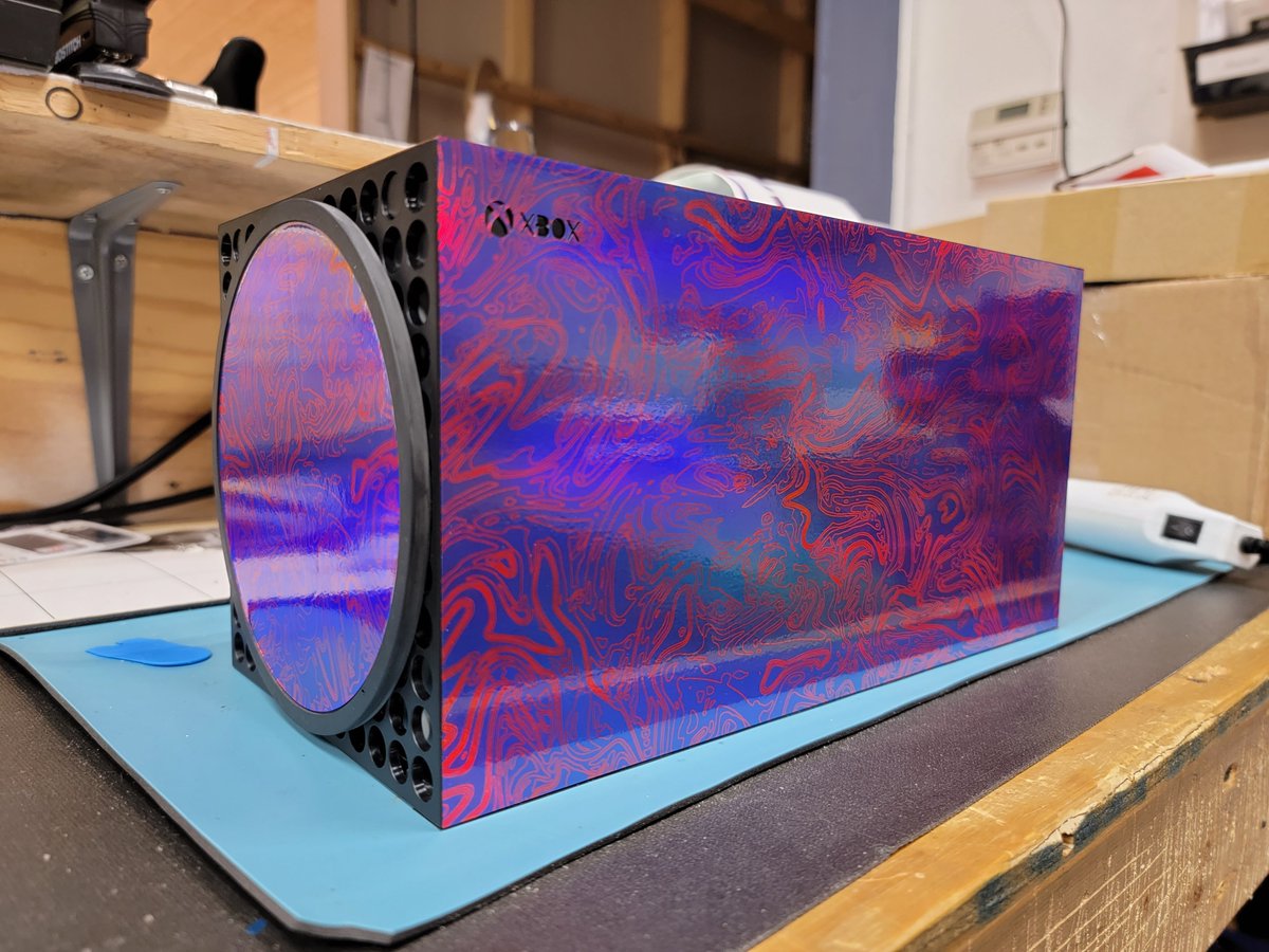 put these damascus <a href="/dbrand/">dbrand</a> skins on my homies series x for him. amazing.