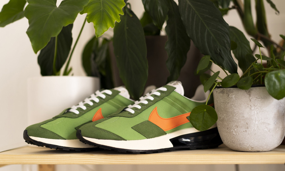 SOLELINKS's tweet photo. Ad: NEW Nike Air Max Pre-Day LX 'Chlorophyll' dropped via End => https://t.co/L7ZxdyupBX https://t.co/SiBOKKxtWD