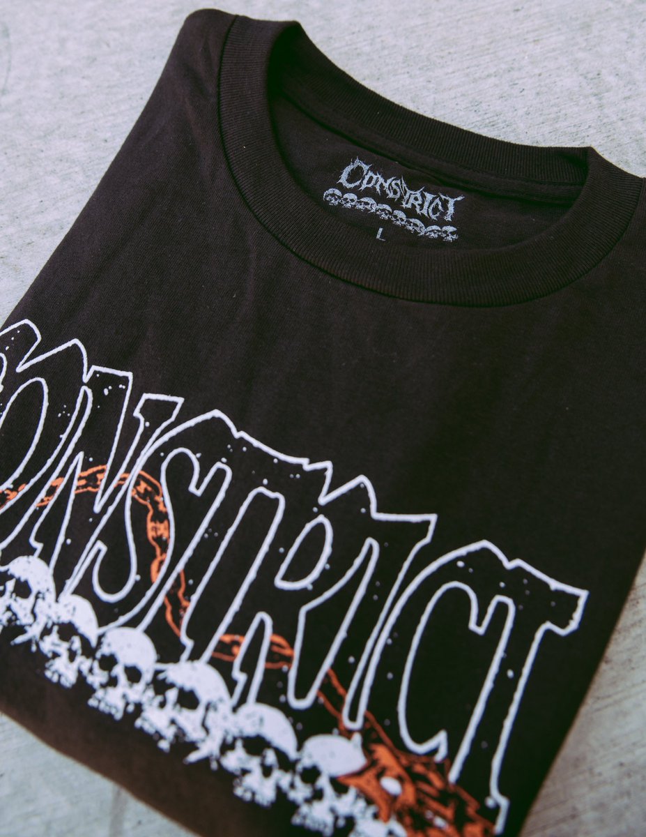 Constricthc's tweet photo. Merch Leftovers are up on our Big Cartel including Tapes &amp; CD’s! Pick something up before it’s all gone.
📸: @GabeThePigeon 

https://t.co/5T9Qz2G7mo https://t.co/XGPut6wWGg