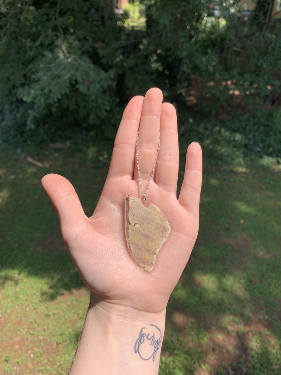 driedoranges's tweet photo. necklaces available right now!

https://t.co/hjG3YboM5K https://t.co/RtQzPti38c