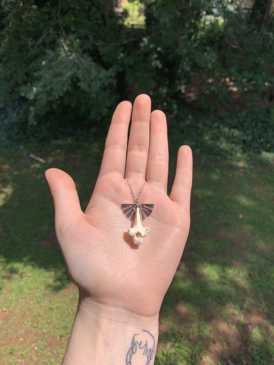 driedoranges's tweet photo. necklaces available right now!

https://t.co/hjG3YboM5K https://t.co/RtQzPti38c