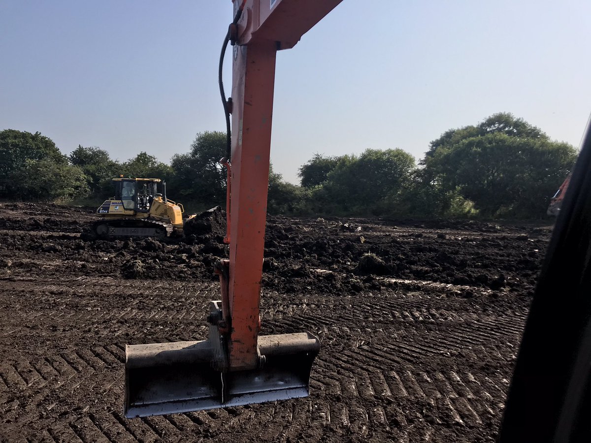 RPDRural's tweet photo. It might be wet now but we had some glorious weather😎 for a recent reinstatement project.Thousands of tons of soil to shift so a self drive dozer was brought in for our very own Sam Dixon to pilot #landdrainage #stonepicking #TeamDixon @MastenbroekLtd @hitachi_uk @FhennityFrank https://t.co/jsaTJGB3Nz